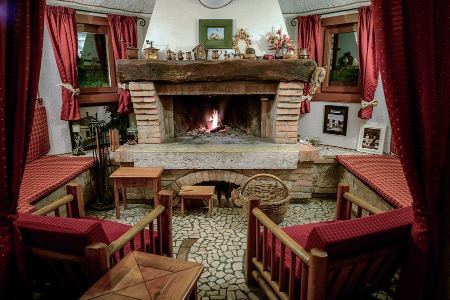 Hotel Calvi-Ristorante Mainor Vittorio Veneto Exteriör bild
